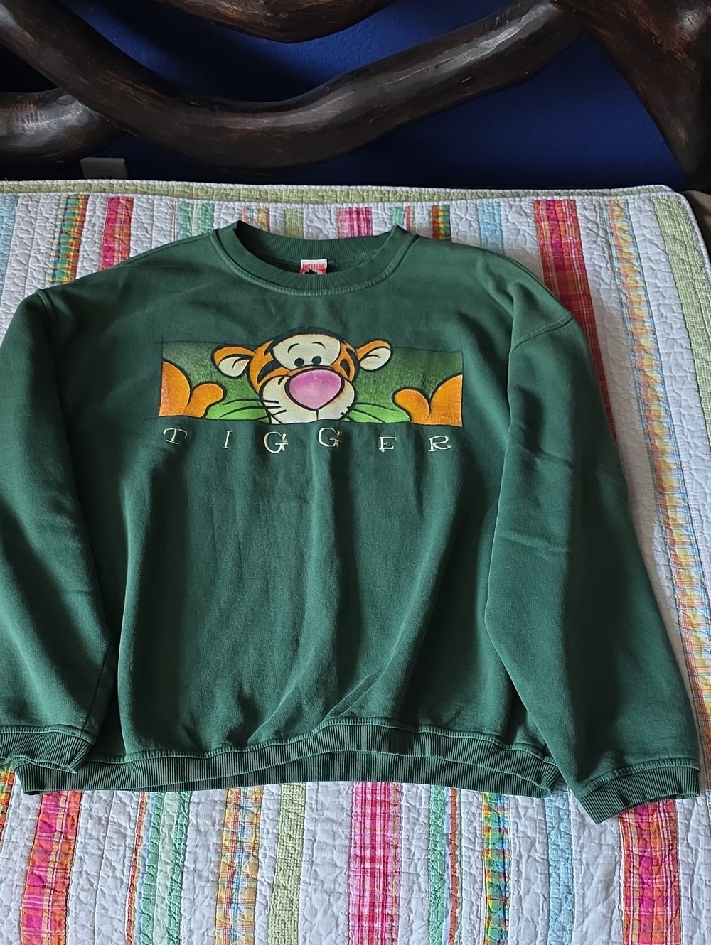 Vintage Disneyland Tigger Sweatshirt L/XL Made in Russia